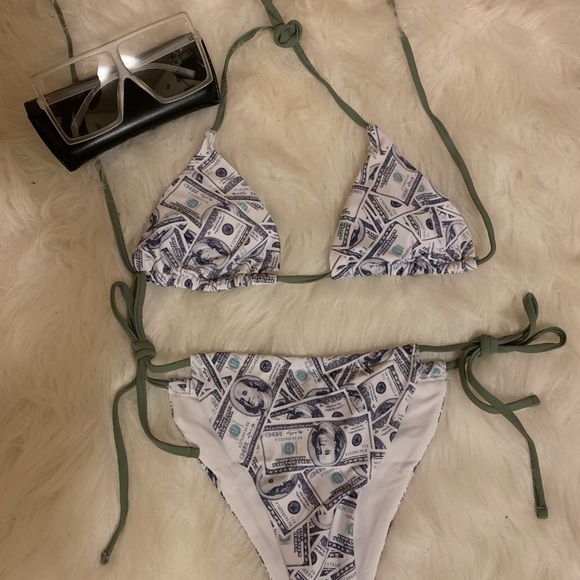 Swim Suits & Shades - Picture 4 of 4